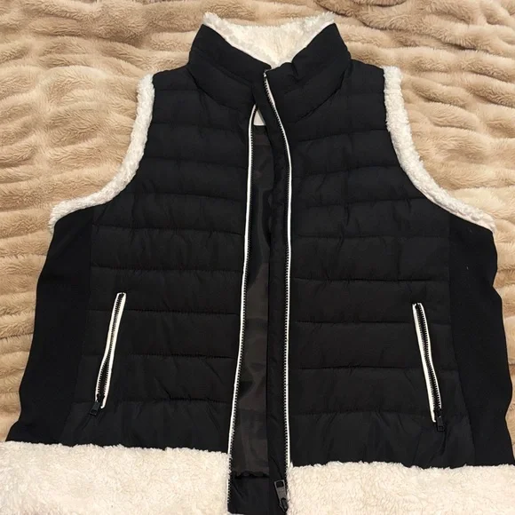 Maurices Black and Cream Puffer Vest - Picture 1 of 3